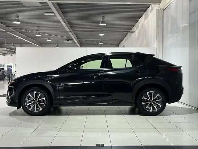 Lexus RZ