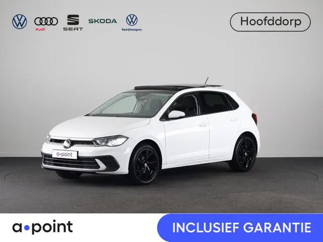 Volkswagen Polo 1.0 TSI Life 95 pk | Navigatie via App | Panoramadak | 17" LM velgen | Parkeersensor...