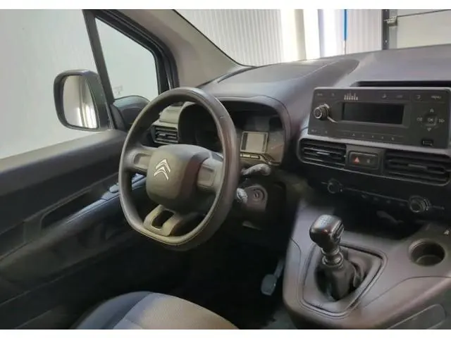Citroën Berlingo 1.2 Benzine 111PK Euro6 / Distributie is vervangen  /Trekhaak / RVS imperiaal  / Sc...
