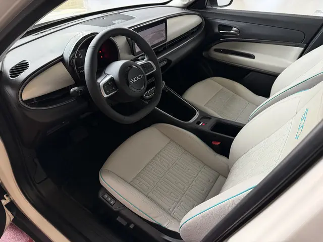 Fiat 600 1.2 Hybrid La Prima • Leder • Massage Stoelen • Elek. Stoel • Camera • CarPlay • Adapt. Cru...