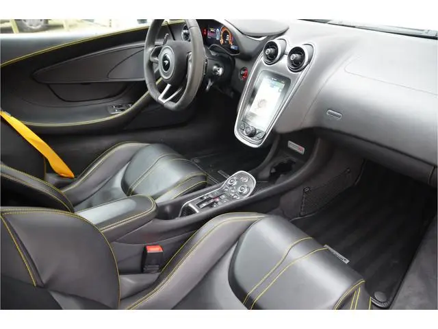 McLaren 570S
