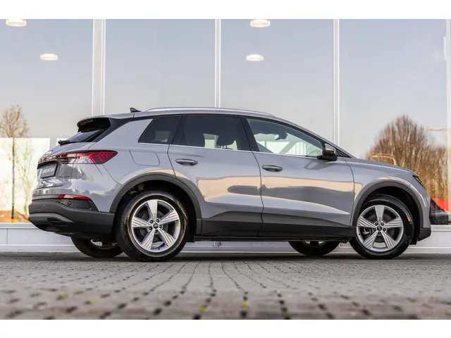 Audi Q4 e-tron 35 Advanced 55 kWh | ACC | LED