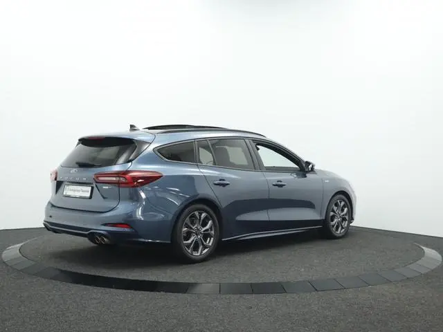 Ford Focus Wagon 1.0 EcoBoos ST Line X | Panoramadak | Trekhaak | Navigatie | Cru