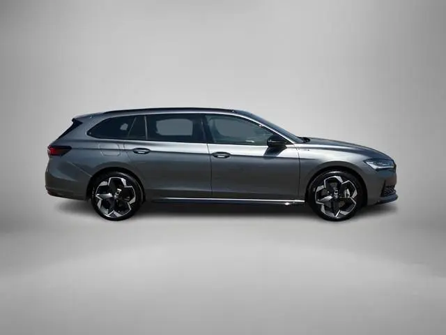 Skoda Superb Combi 1.5TSI 150kW/204PK PHEV Sportline DSG · Panoramadak · Apple/Android Car Play · Ca...