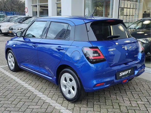 Suzuki Swift 1.2 SELECT SMART HYBRID Direct Leverbaar | Tot 10 JAAR GARANTIE! | Inclusief € 2.200,-...