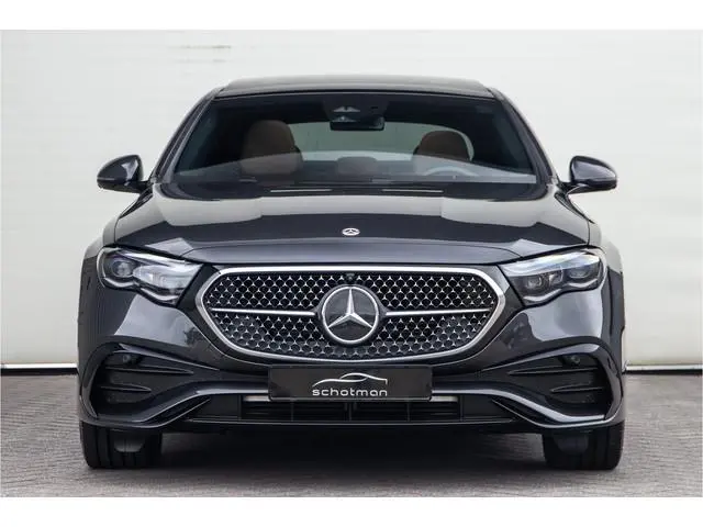 Mercedes-Benz E-klasse 400 e 4MATIC AMG Premium Plus, Hyperscreen, Pano, Leder, Head-up, Distronic,...