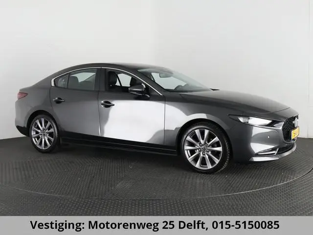 Mazda 3 2.0 e-SkyActiv-X M Hybrid 186 Comfort . STUUR & STOELVERWARMING . BOSE AUDIO  . NAVIGATIE .