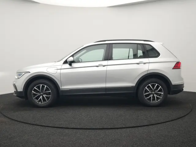 Volkswagen Tiguan 1.4 TSI eHybrid Life PHEV 245pk | Trekhaak Af Fabriek | Adaptive Cruise | Stoelen...