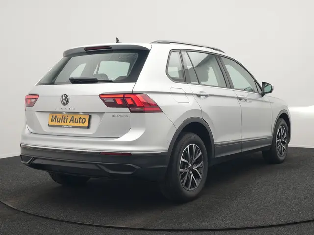 Volkswagen Tiguan 1.4 TSI eHybrid Life PHEV 245pk | Trekhaak Af Fabriek | Adaptive Cruise | Stoelen...