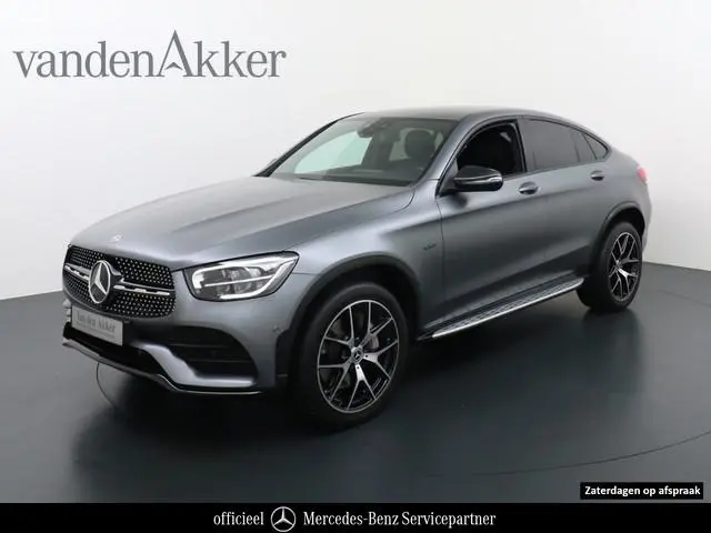 Mercedes-Benz GLC 300e Coupé AMG 4Matic // SoH 98,6% // Burmester // Magno Grijs // Nw. Banden // Di...