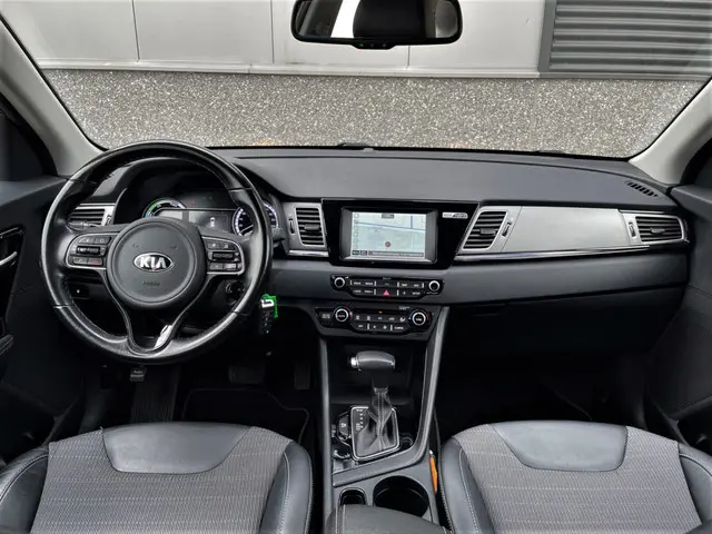 Kia Niro 1.6 GDi Hybrid DynamicLine/Half-leder/Trekhaak/Carplay/Camera/Led