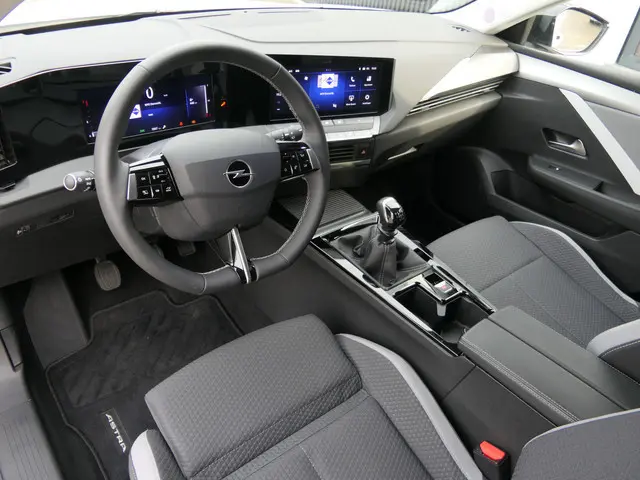 Opel Astra ST 1.2 Turbo Business Edition | Camera | Winterpakket | Navigatie | Adaptive Cruise Contr...