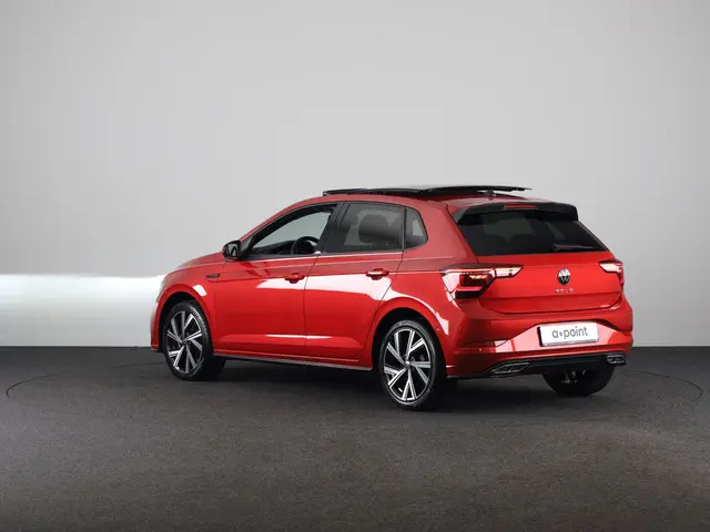 Volkswagen Polo r line business | 95 pk | automaat (DSG) | panoramadak | camera | stoelverwarming |...