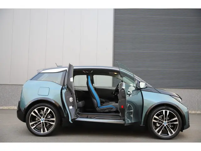 BMW i3 Executive 42kw 120Ah/*Blue Ridge Mt.*/2x Adaptive/W-pomp/Camera/3-Fase