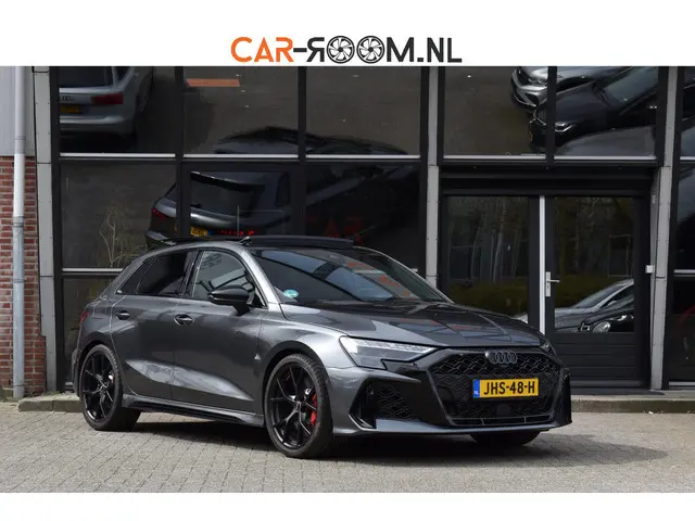 Audi RS3 Sportback 2.5 TFSI quattro Pano Kuip Lane Keyless Sonos Camera