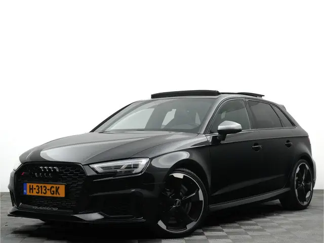 Audi RS3 Sportback 2.5 TFSI 550pk quattro Panoramadak, Carbon intake, Schaalstoelen, Dealer-onderhou...