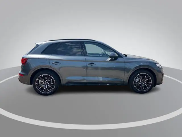 Audi Q5 50 TFSIe 220kW/299PK S edition Competition · Trekhaak · Drive select · Luchtvering · Camera...