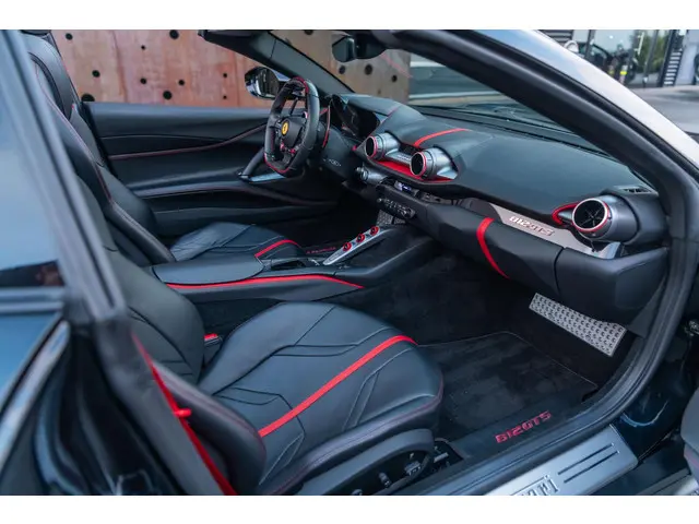 Ferrari 812 GTS
