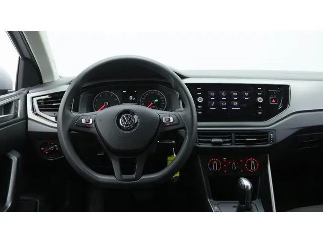 Volkswagen Polo 1.0 TSI Comfortline | Automaat | Trekhaak | Stoelverwarming |