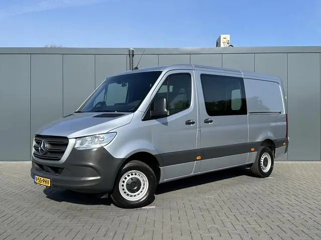 Mercedes-Benz Sprinter 317 CDI 9G-TRONIC / L2H1 / RWD / 3.500 KG AHG / 2x SCHUIFDEUR / CAMERA / CRUI...