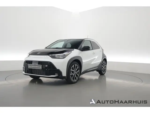 Toyota Aygo X Hybrid 115 GR Sport | Direct Leverbaar | Camera | Adapt. Cruise | JBL Audio | Keyless...