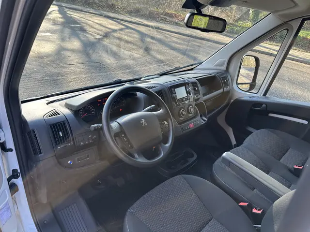 Peugeot e-Boxer 435 L3H2 Premium 70 kWh 136pk | Achteruitrijcamera |