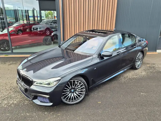 BMW 7-serie 750i xDrive High Executive M-Sport | B&W | HUD | Dak | RSE | 21'' | Bom vol