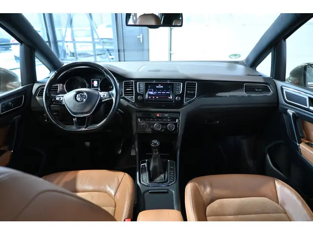 Volkswagen Golf Sportsvan 1.2 TSI Business Edition Clima Navigatie Trekhaak Goed Onderhouden! Inruil...