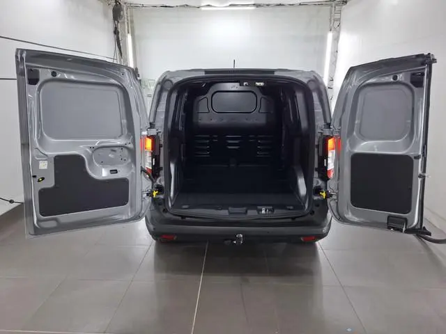 Ford E-Transit Courier 44 kWh Limited Trekhaak Winterpakket (wordt verwacht)