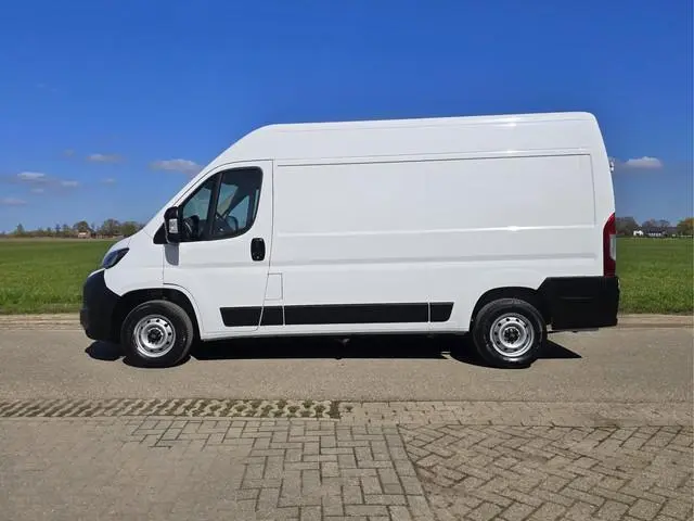 Fiat Ducato 2.2 MultiJet L2 H2 3.5t - 140 Pk - Euro 6 - Groot Scherm - Navi - ParkeerCamera - Airco...