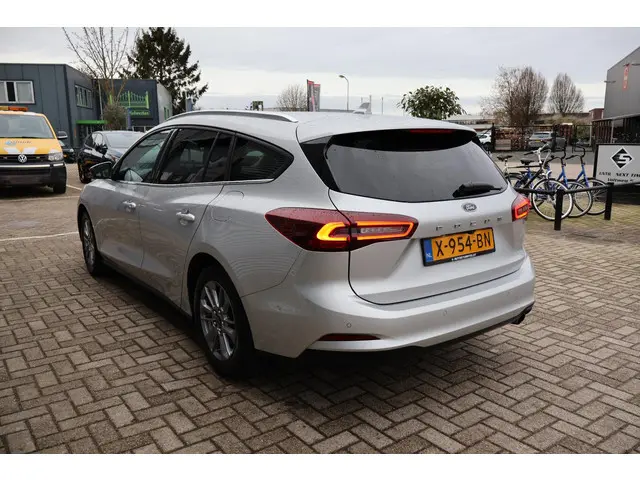 Ford Focus Wagon 1.0 Hybrid Titanium 1e Eigenaar | Volledig Onderh | NL-Auto | BTW | Camera | Navi |...