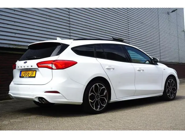 Ford Focus Wagon 1.0 EcoB. ST Line Business/B&O/18INCH/Winterpack/ LED Koplampen.