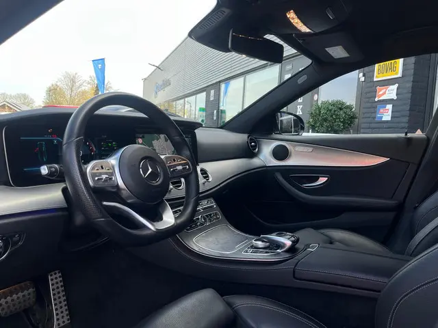 Mercedes-Benz E-klasse Estate 200 AMG Sport, Automaat, CarPlay, Camera, Trekhaak, Virtual Cockpit, L...