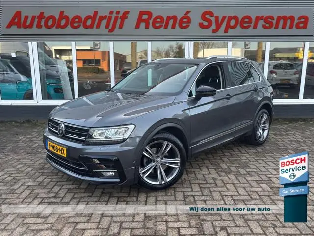 Volkswagen Tiguan 1.5 TSI ACT Highline Business R | Trekhaak | Pano | Stoelverwarming | Dodehoek Det...