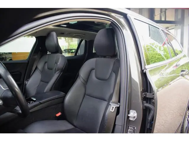 Volvo V60 2.0 T6 Recharge AWD Inscription|TREKHAAK|CAMERA|