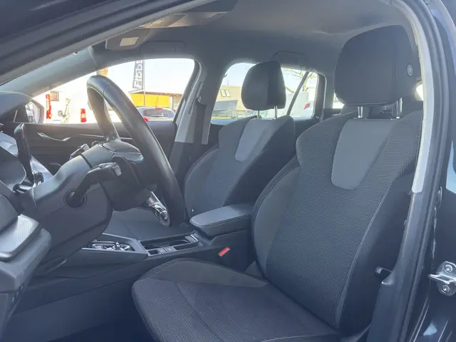 ŠKODA Octavia Combi 1.0 e-TSI Business Edition | Sfeerverlichting | Parkeersensoren | Apple Carplay...