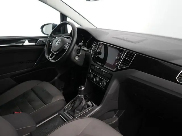 Volkswagen Golf Sportsvan 1.5 TSI ACT Highline | Zwenkhaak | Winterpakket | Camera | Navi | ACC |