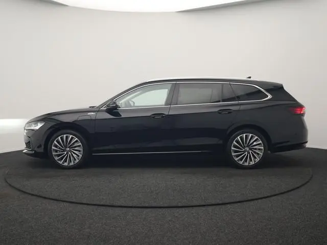 ŠKODA Superb Combi 1.5 TSI Laurin & Klement PHEV 204pk Dealer O.H. | Trekhaak Af Fabriek | Head Up |...