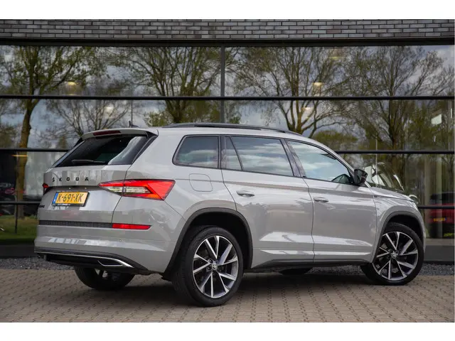 ŠKODA Kodiaq 1.5 TSI Sportline Business 7p. , Panoramadak, Adap. cruise, Canton,