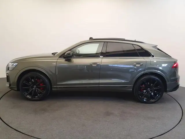 Audi Q8 60 TFSI e Quattro S-Line Competition Nwprijs 164k Individual lak, HUD, B&O, Alcantara hemel,...