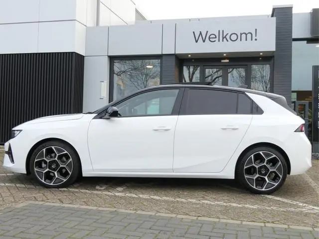 Opel Astra 1.2 Turbo Hybrid Ultimate Automaat | Panoramadak | Black Pack | 18'' LMV