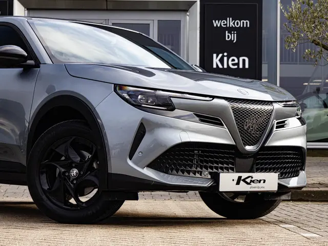 Alfa Romeo Junior 1.2 Turbo Hybrid Ibrida Speciale | ACC | LED |