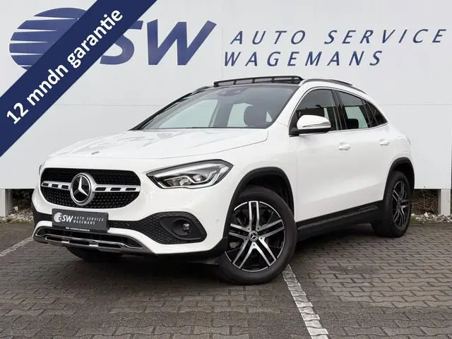 Mercedes-Benz GLA-klasse 200 Business Solution Luxury | Pano | CarPlay | Camera | LED | 18 inch