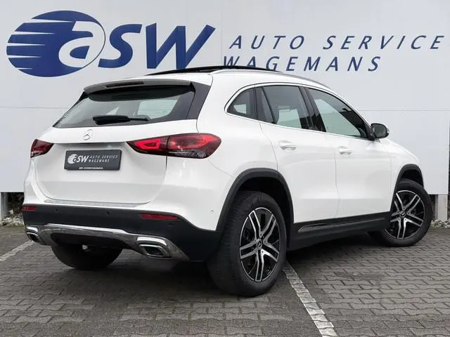 Mercedes-Benz GLA-klasse 200 Business Solution Luxury | Pano | CarPlay | Camera | LED | 18 inch