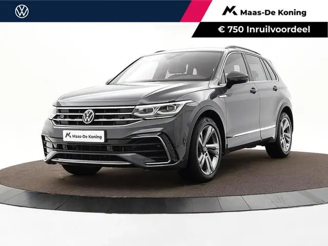 Volkswagen Tiguan 1.5 TSI 150pk DSG R-Line · Apple/Android Car Play · Navigatie · P-Sensoren · Elek....
