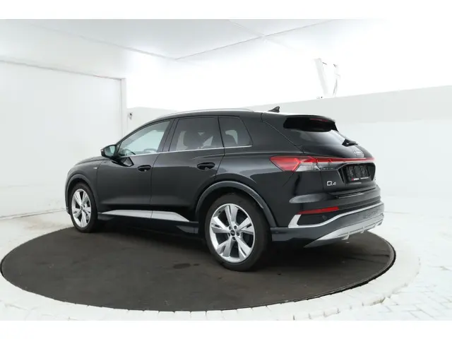 Audi Q4 e-tron 45 quattro S edition 77 kWh 265PK, S-line! Leer, Climate,