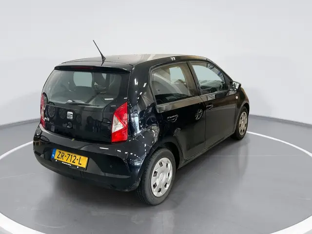 SEAT Mii 1.0 60pk Style Intense · Cruise Control · P-Sensoren · Airco · Radio · Bluetooth · 14'' Inc...