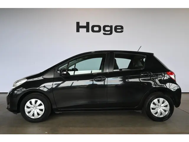 Toyota Yaris 1.0 VVT-i Now Airco Elektrisch Pakket 1e Eigenaar! Dealer Onderhouden! Inruil Mogelijk!