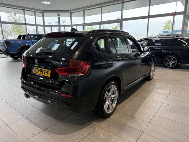 BMW X1 sDrive 20i 184PK Automaat Limited Series met M-Pakket en Panoramadak