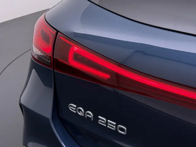 Mercedes-Benz EQA 250 AMG Line 67 kWh  | SOH 94% | DISTRONIC ADAPTIVE CRUISE | PANORAMADAK | 360 CAM...